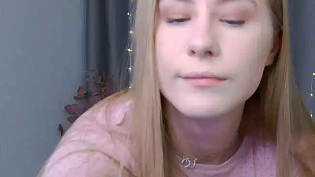 VioletiSwone online show from February 26, 12:03 pm