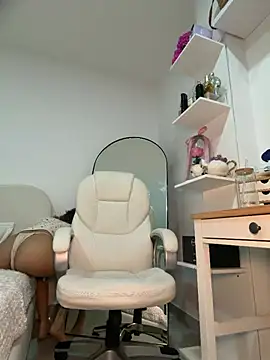 Snapshot of Lianh_Benett chatting on May 1, 4:50 am Lianh Benett online show from May 1, 4:50 am