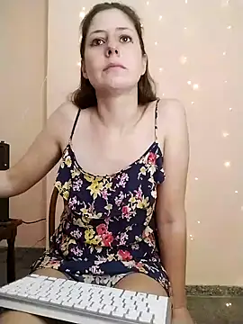 lucecitafantasy2 online show from March 4, 1:49 pm