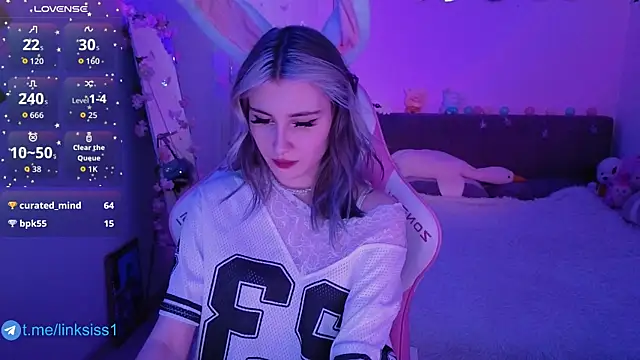 twicewetgirl online show from April 16, 2:40 pm