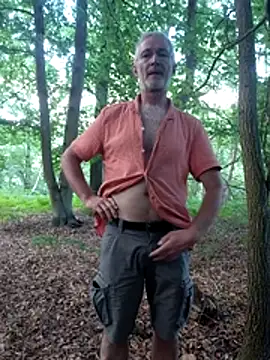 Snapshot of 60philippe chatting on July 1, 4:07 pm 60philippe online show from July 1, 4:07 pm
