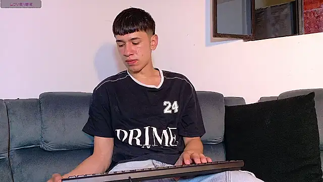 Snapshot of Mr_daren_ chatting on October 22, 6:07 pm Mr daren online show from October 22, 6:07 pm