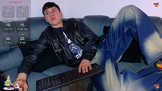 Mr daren  online show from December 17, 8:04 pm