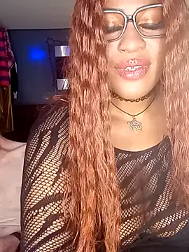 Snapshot of AmazonianMistress chatting on January 24, 6:35 pm AmazonianMistress online show from January 24, 6:35 pm