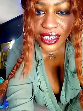 Snapshot of AmazonianMistress chatting on February 9, 7:52 pm AmazonianMistress online show from February 9, 7:52 pm