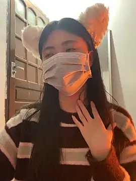 Snapshot of -hanime- chatting on December 6, 2:13 am -hanime- online show from December 6, 2:13 am