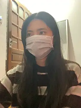 Snapshot of -hanime- chatting on December 17, 5:18 am -hanime- online show from December 17, 5:18 am