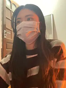 Snapshot of -hanime- chatting on December 18, 3:15 am -hanime- online show from December 18, 3:15 am