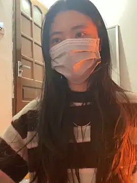 Snapshot of -hanime- chatting on December 18, 7:15 am -hanime- online show from December 18, 7:15 am