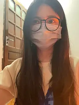 Snapshot of -hanime- chatting on January 7, 8:31 pm -hanime- online show from January 7, 8:31 pm