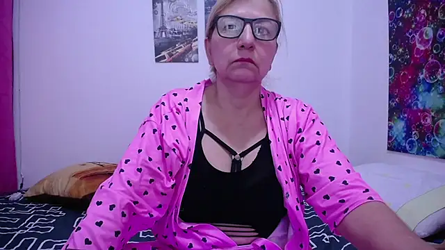 Snapshot of razzisweet chatting on February 6, 12:16 pm razzisweet online show from February 6, 12:16 pm