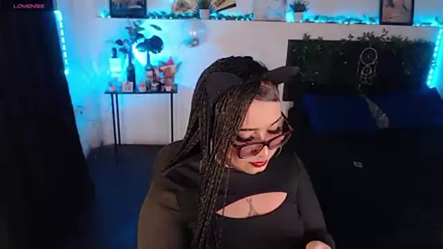 Snapshot of LiaScarlett chatting on November 3, 1:19 am LiaScarlett online show from November 3, 1:19 am