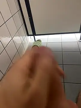 Snapshot of Drummer112 chatting on November 10, 2:49 pm Drummer112 online show from November 10, 2:49 pm