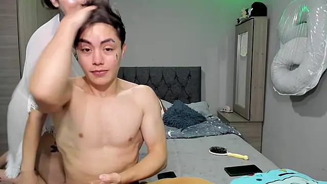 Snapshot of steban_and_kim chatting on March 2, 10:59 pm steban and kim online show from March 2, 10:59 pm