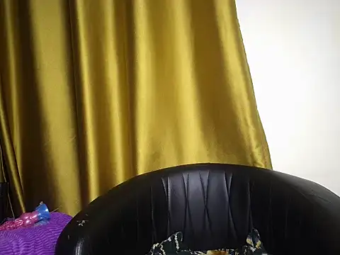 Mon cherrie  online show from April 13, 4:12 pm