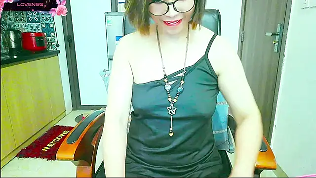 Snapshot of Miu-Le chatting on September 13, 6:02 am Miu-Le online show from September 13, 6:02 am