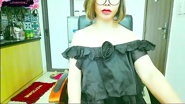 Snapshot of Miu-Le chatting on September 21, 9:55 am Miu-Le online show from September 21, 9:55 am