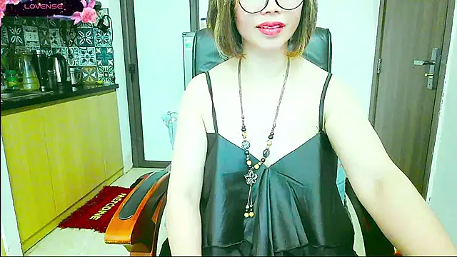 Snapshot of Miu-Le chatting on September 30, 7:35 am Miu-Le online show from September 30, 7:35 am