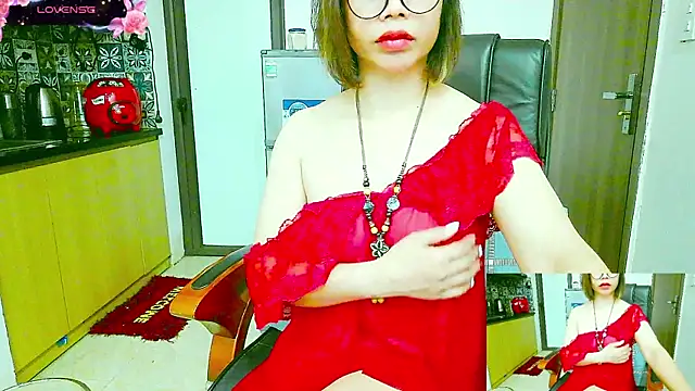 Snapshot of Miu-Le chatting on October 14, 9:15 pm Miu-Le online show from October 14, 9:15 pm