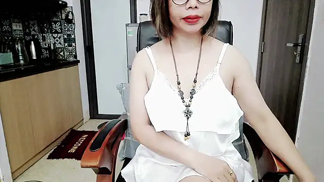 Snapshot of Miu-Le chatting on October 15, 9:26 pm Miu-Le online show from October 15, 9:26 pm