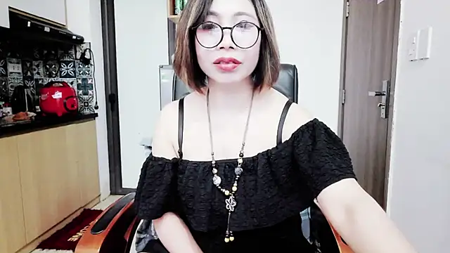 Snapshot of Miu-Le chatting on November 7, 9:31 am Miu-Le online show from November 7, 9:31 am