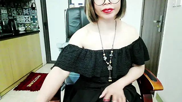 Snapshot of Miu-Le chatting on November 8, 3:34 pm Miu-Le online show from November 8, 3:34 pm