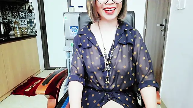 Snapshot of Miu-Le chatting on November 11, 11:32 am Miu-Le online show from November 11, 11:32 am