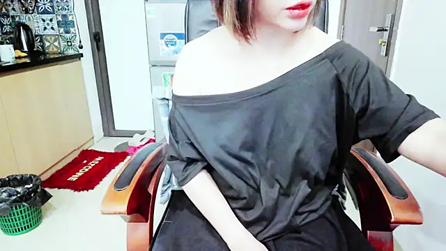 Snapshot of Miu-Le chatting on November 14, 11:35 pm Miu-Le online show from November 14, 11:35 pm