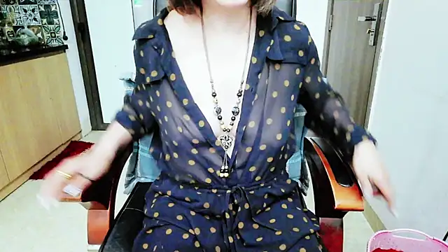 Snapshot of Miu-Le chatting on November 15, 6:15 pm Miu-Le online show from November 15, 6:15 pm