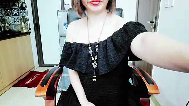 Snapshot of Miu-Le chatting on November 16, 8:25 pm Miu-Le online show from November 16, 8:25 pm