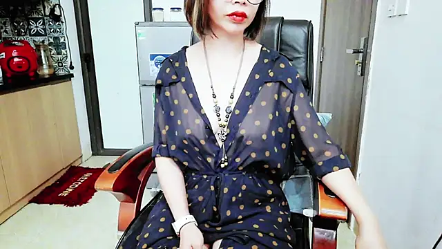 Snapshot of Miu-Le chatting on November 17, 11:54 pm Miu-Le online show from November 17, 11:54 pm