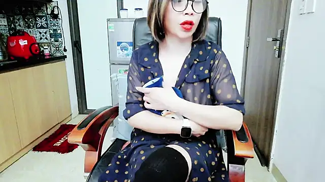 Snapshot of Miu-Le chatting on November 27, 9:17 pm Miu-Le online show from November 27, 9:17 pm