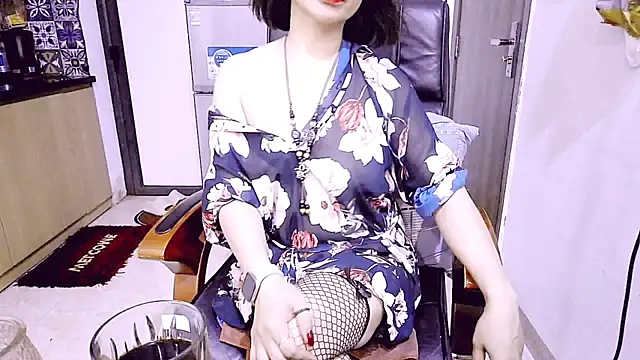Snapshot of Miu-Le chatting on April 18, 7:58 pm Miu-Le online show from April 18, 7:58 pm