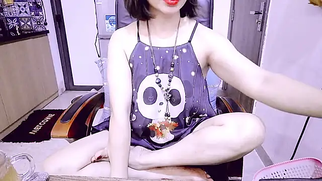 Snapshot of Miu-Le chatting on April 20, 6:27 am Miu-Le online show from April 20, 6:27 am