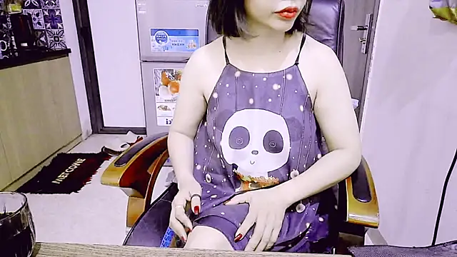 Snapshot of Miu-Le chatting on April 22, 6:09 pm Miu-Le online show from April 22, 6:09 pm