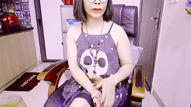 Snapshot of Miu-Le chatting on April 24, 3:53 am Miu-Le online show from April 24, 3:53 am