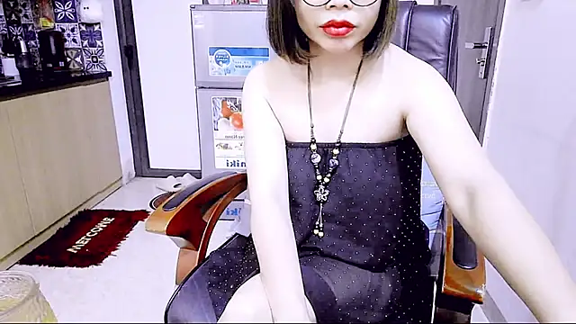 Snapshot of Miu-Le chatting on April 28, 6:24 pm Miu-Le online show from April 28, 6:24 pm