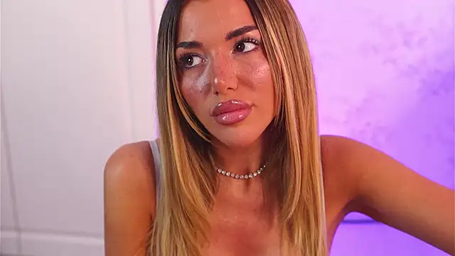 Snapshot of ClaraHazel chatting on November 19, 4:01 am ClaraHazel online show from November 19, 4:01 am