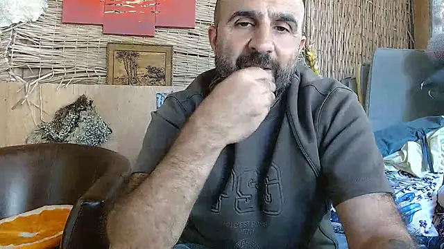 Snapshot of ivat80 chatting on July 12, 9:11 am ivat80 online show from July 12, 9:11 am