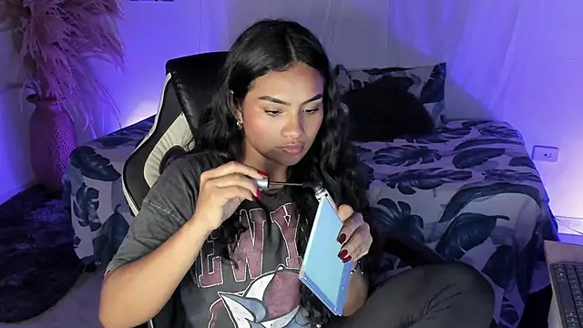 Riana Kean online show from March 7, 3:25 am