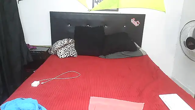 Shanttal0272 online show from March 10, 11:43 pm