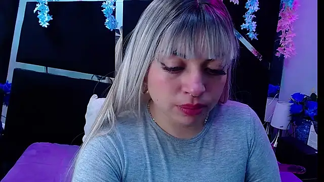 Cocoo Nuth online show from February 22, 3:23 am