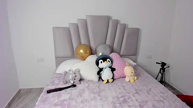 Alli cooper online show from February 18, 12:15 am