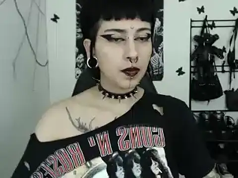 Snapshot of n0sferatus__ chatting on November 21, 4:11 am n0sferatus online show from November 21, 4:11 am