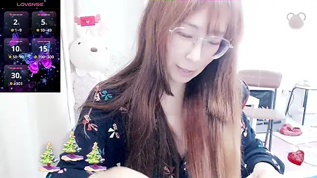 aFanny online show from March 9, 2:10 pm