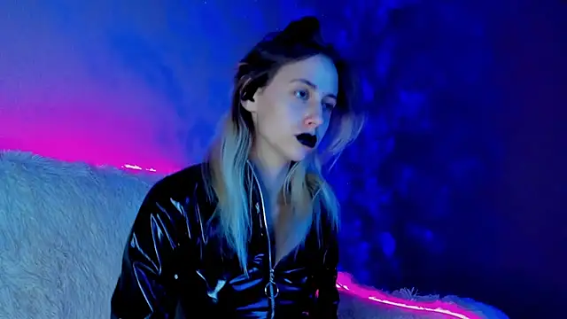 Snapshot of Inner_Light chatting on December 15, 5:10 pm Inner Light online show from December 15, 5:10 pm