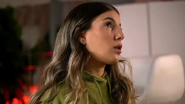 KellyMathews online show from March 28, 2:55 am