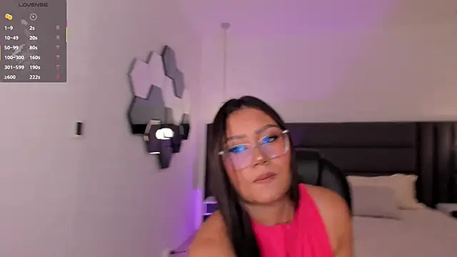 Snapshot of AmberLewis_ chatting on October 18, 2:58 am AmberLewis online show from October 18, 2:58 am