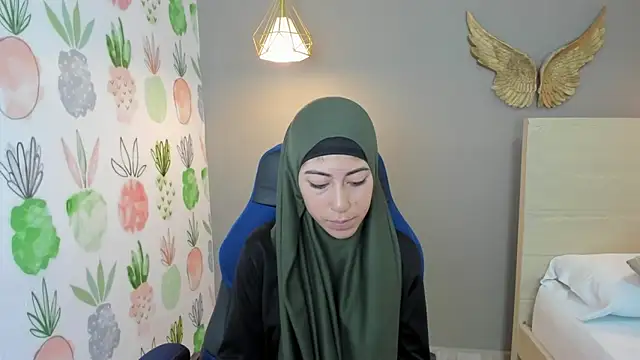 chaymae nah  online show from December 12, 5:20 am