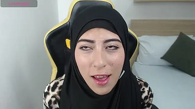 chaymae nah  online show from March 21, 12:28 pm